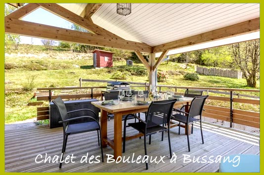 Visite découverte de l'apiculture, miellerie, ouverture de ruche, atelier bougies en cire d'abeilles